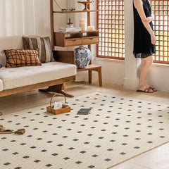 純天然羊毛を使用した機械織りのカーペット!長くご愛用できる高品質な一品(Black Stone Apartment)