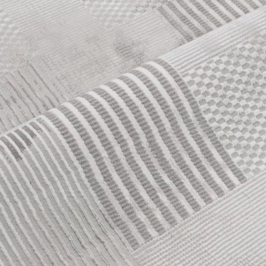 Velvet polypropylene rug - image 3