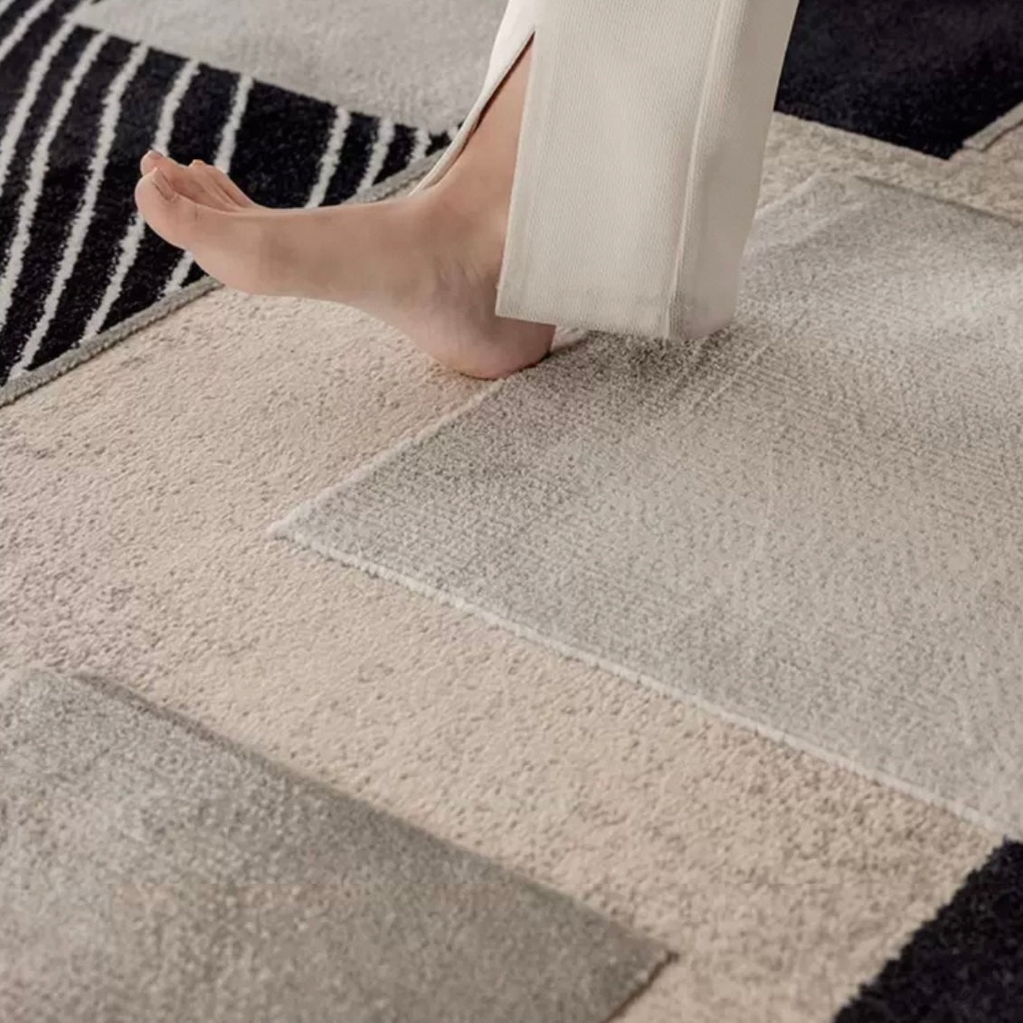 Embossed polypropylene rug - image 7